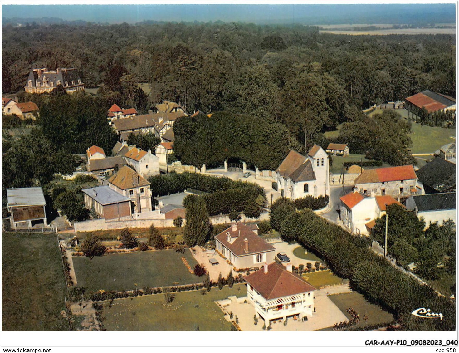 CAR-AAYP10-95-0727 - BOUFFEMONT - Vue Aerienne Sur Le Chateau Et L'eglise - Bouffémont