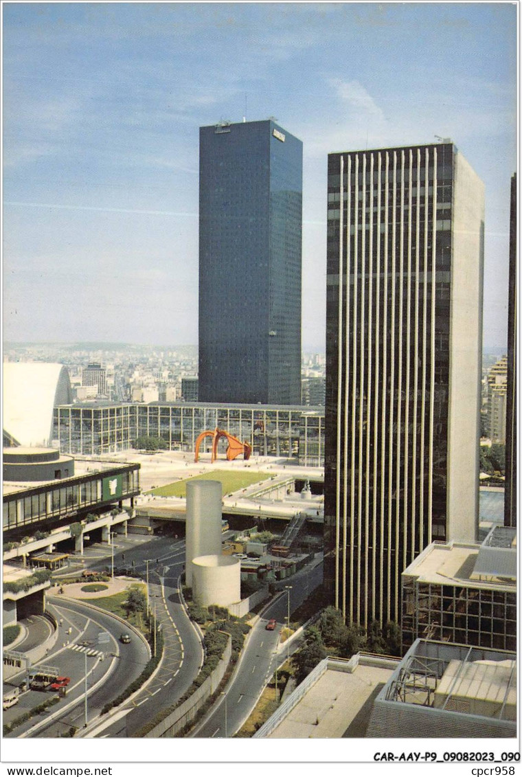 CAR-AAYP9-92-0672 - PUTEAUX-LA DEFENSE - Dans Le Fond - Vue De L'esplanade - Puteaux