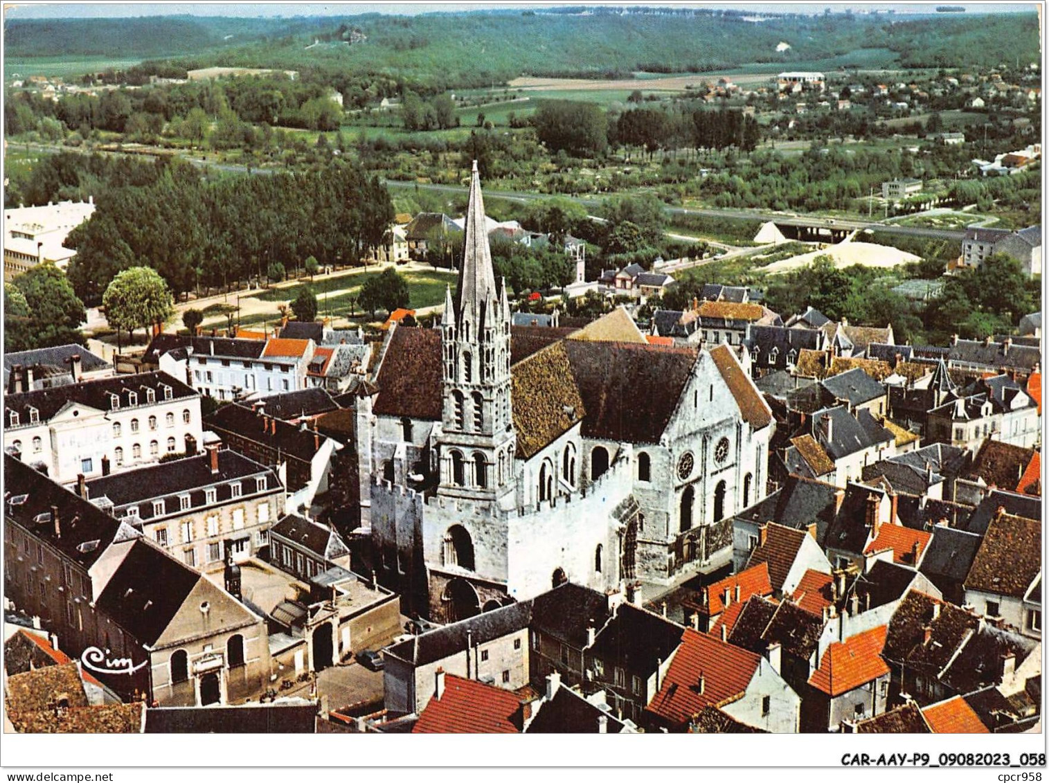 CAR-AAYP9-91-0656 - ETAMPES - Vue Aerienne Sur L'eglise - Etampes