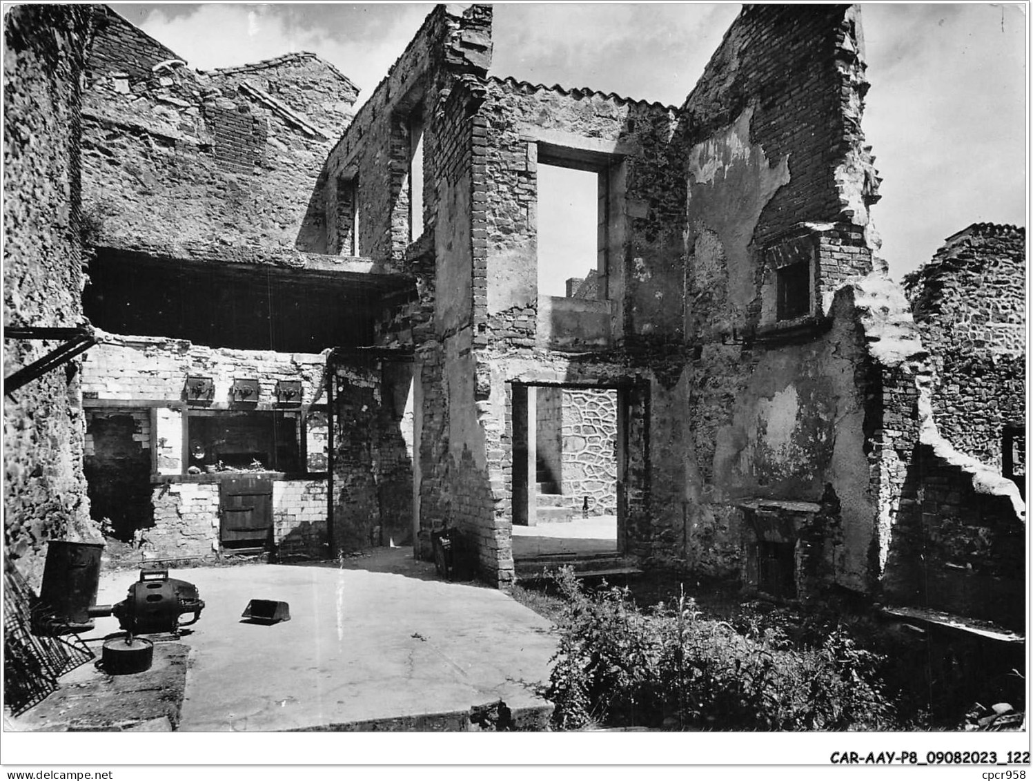 CAR-AAYP8-87-0605 - ORADOUR-SUR-GLANE - Detruit Le 10 Juin 1944 - Oradour Sur Glane