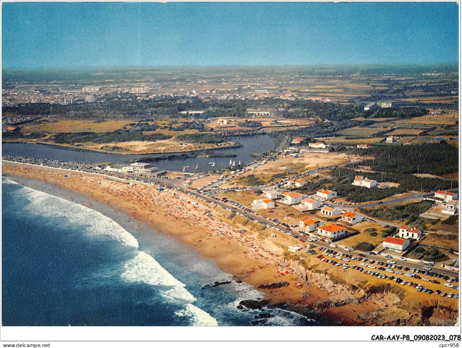 CAR-AAYP8-85-0583 - LES SABLES D'OLONNE - La Plage De Tamchet Et L'ecole De Voile - Sables D'Olonne