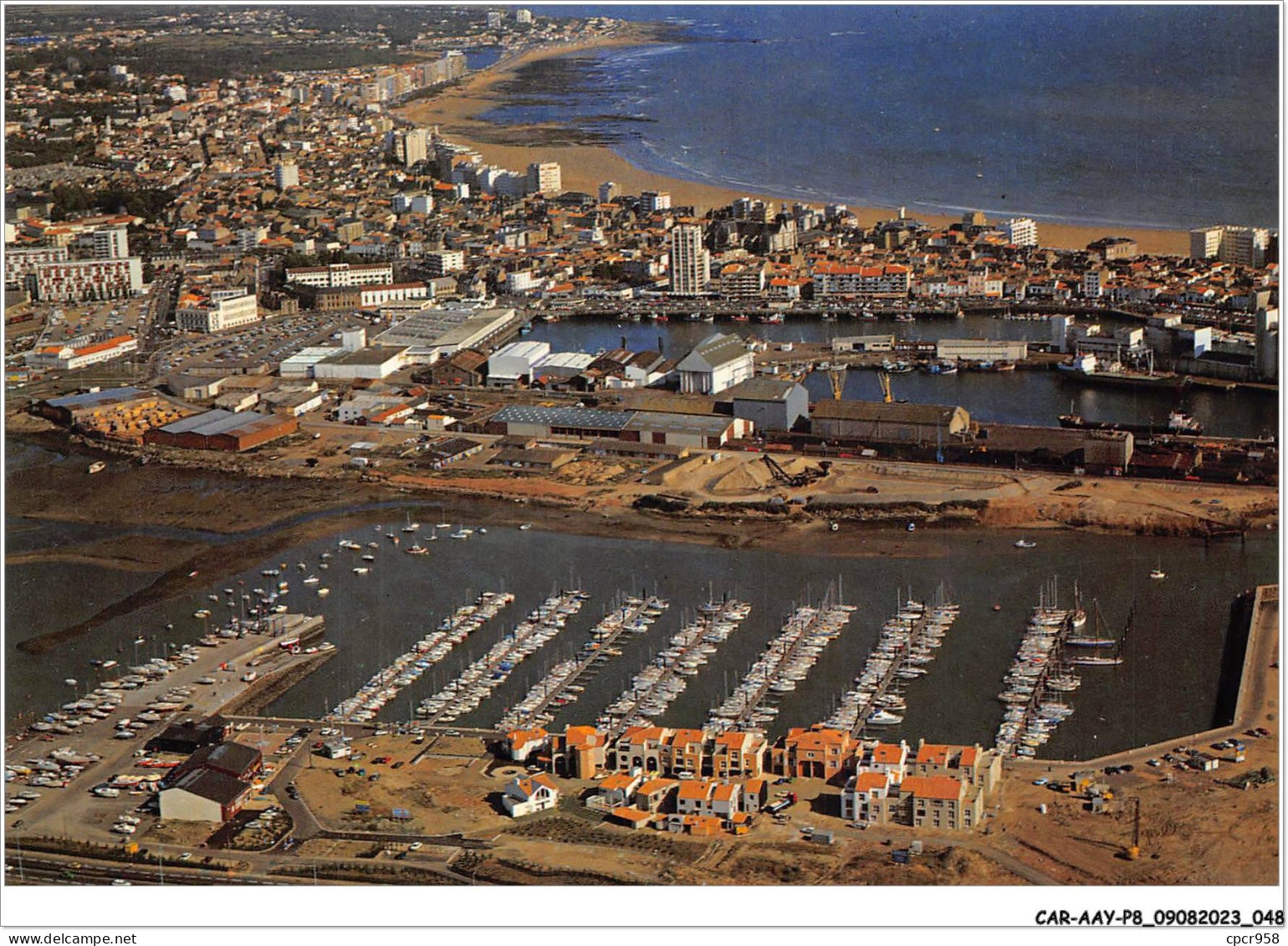 CAR-AAYP8-85-0568 - LES SABLES D'OLONNE - Le Port De Plaisance - Le Port De Peche - Au Fond - La Plage - Sables D'Olonne