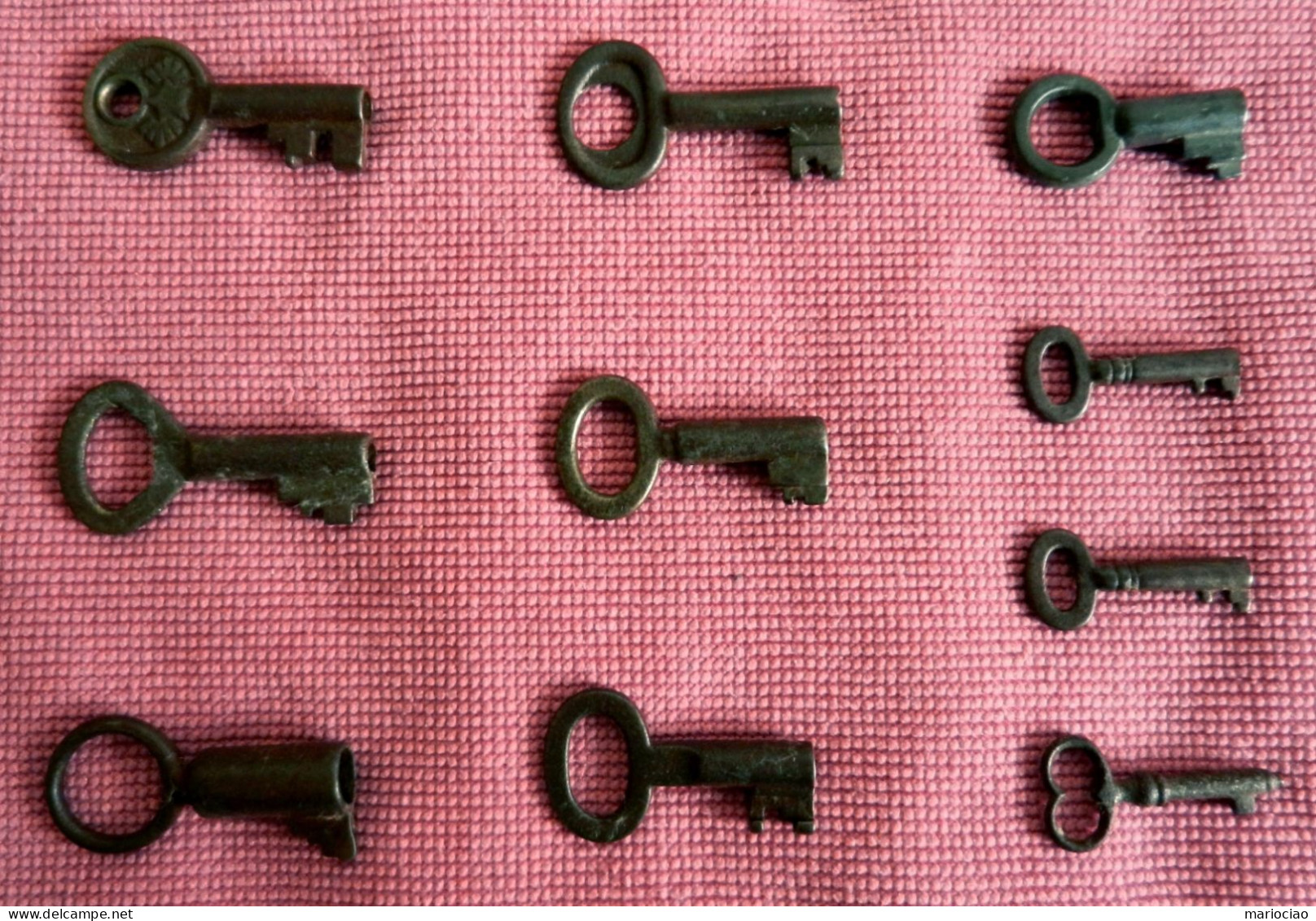 # Chiavi Antiche LOTTO Di N. 10 Chiavi Da Cm. 4 A Cm 2,8 - LOT Clés Anciennes - LOT Ancient Keys - Ijzerwerk