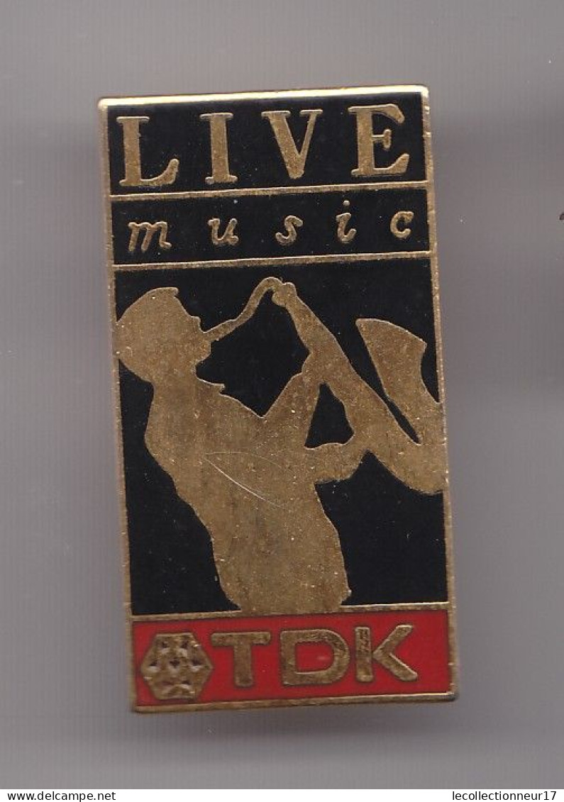 Pin's Live Music TDK Saxophone Réf 8054 - Musique