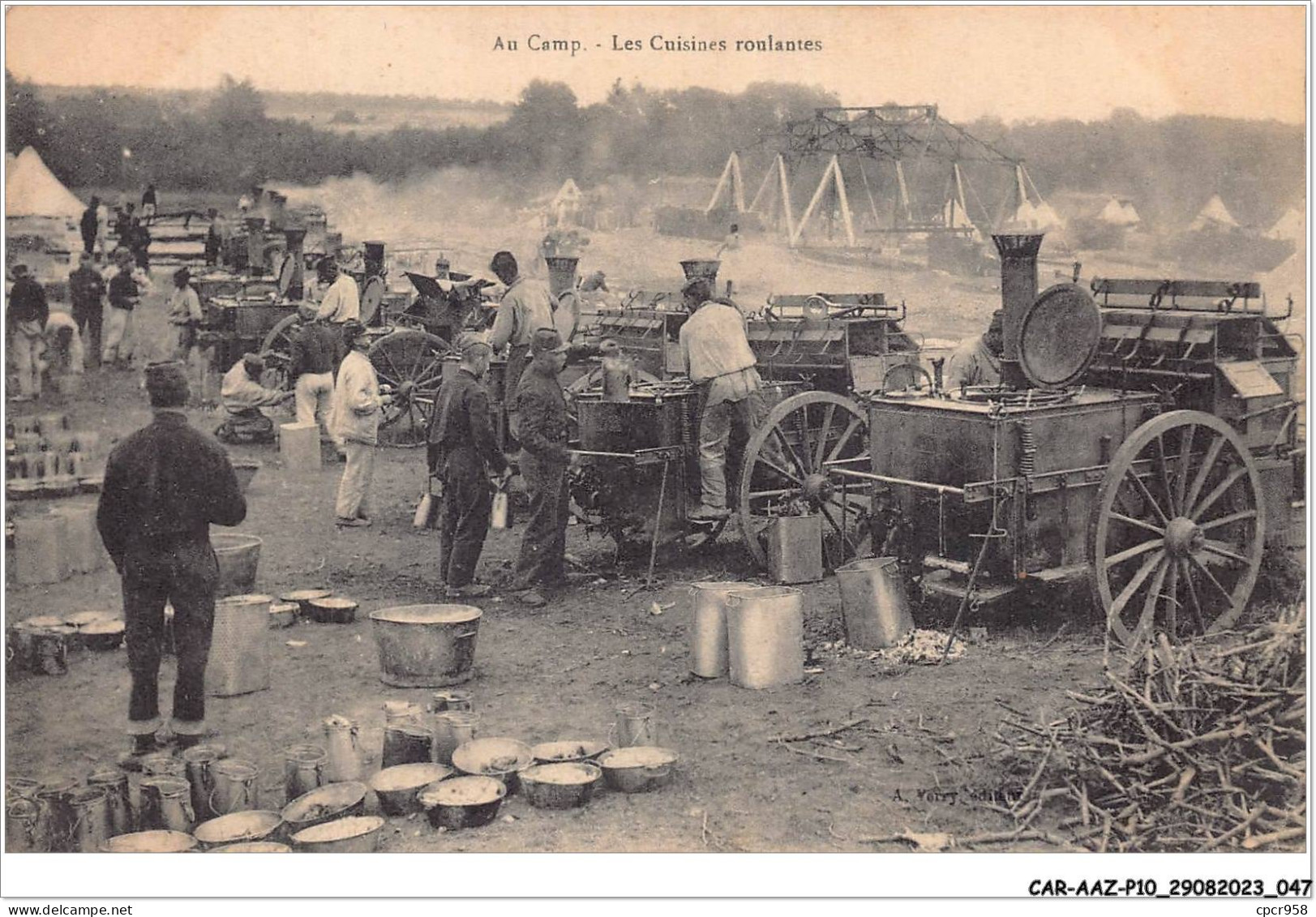 CAR-AAZP10-0743 - MILITAIRE - Au Camp - Les Cuisines Roulantes  - Barracks