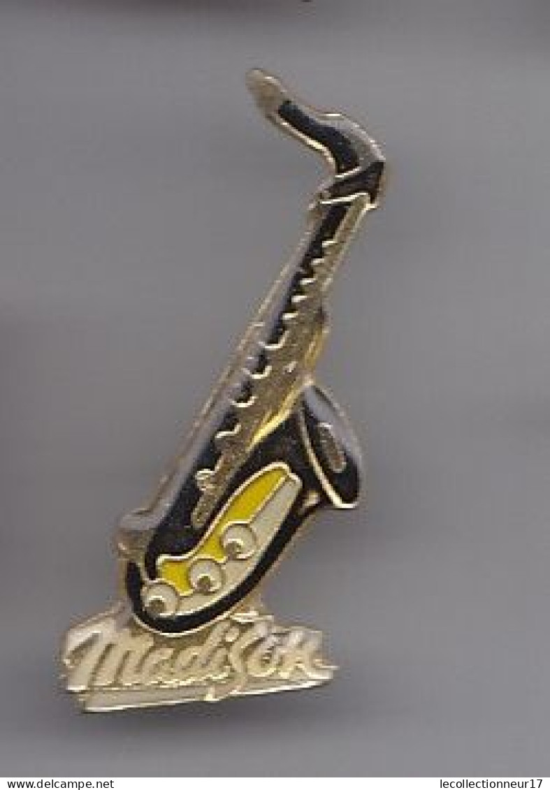 Pin's  Madison Saxo Saxophone  Réf 4630 - Musique