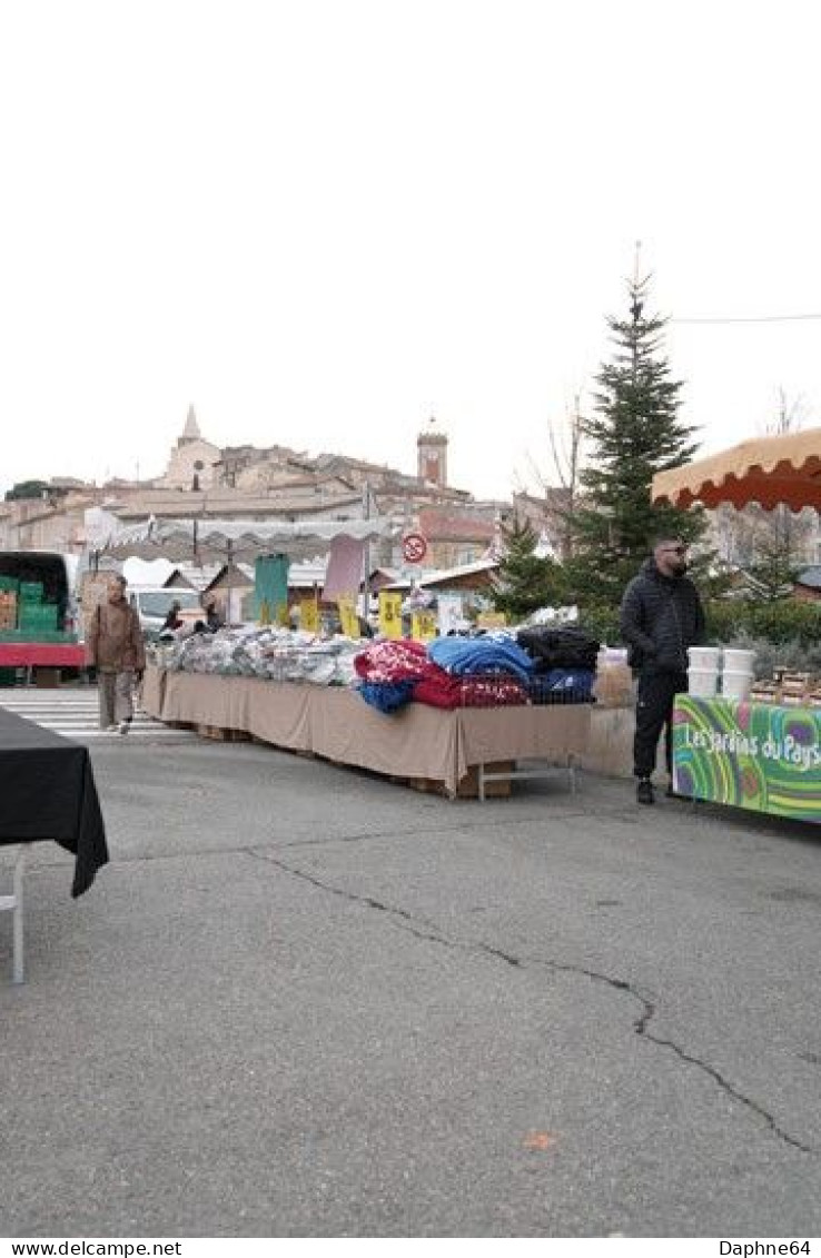 Aubagne - CPM - Le Marché - Vue 10204 à 06  (3CP) - Aubagne