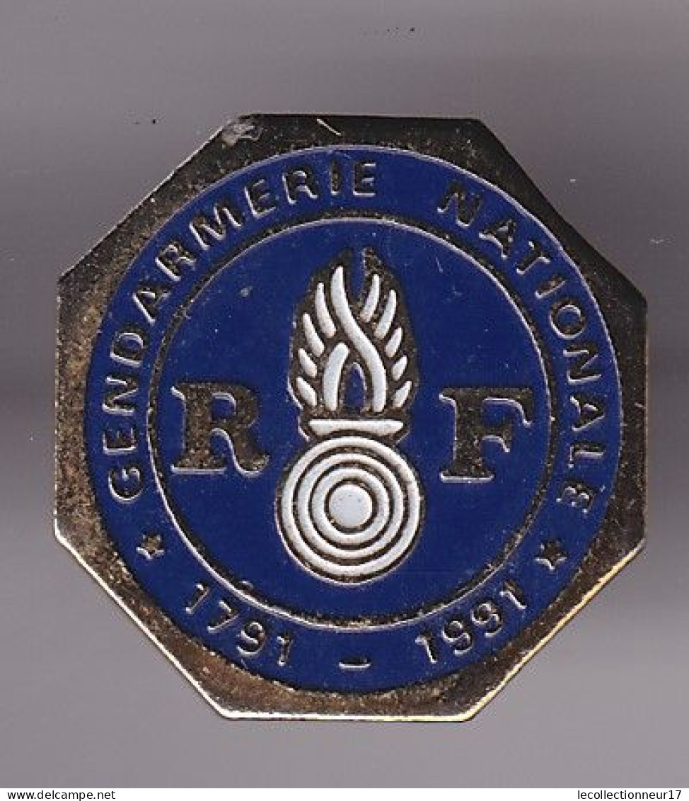 Pin's Gendarmerie Nationale R.F. Réf 8385 - Militares