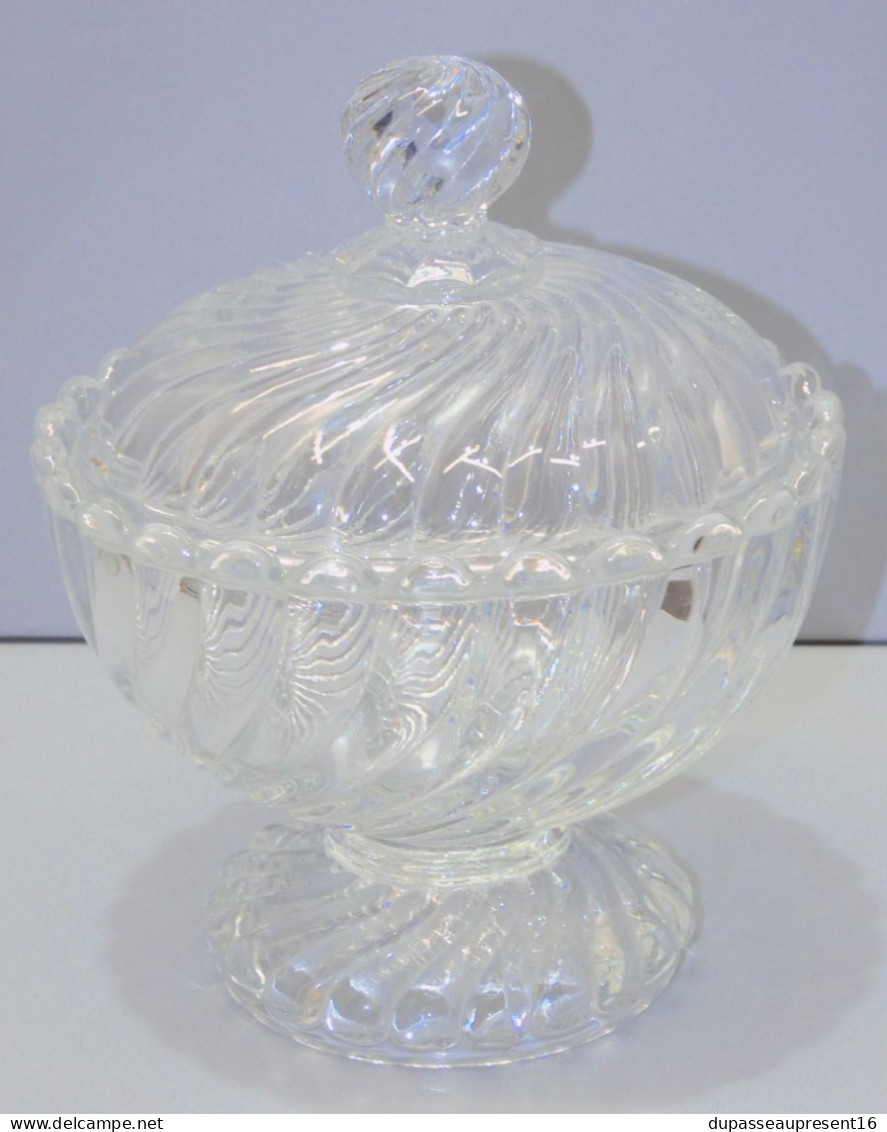 -POT COUVERT BONBONNIERE SUCRIER DRAGEOIR CONFITURIER CRISTAL signé BACCARAT   E