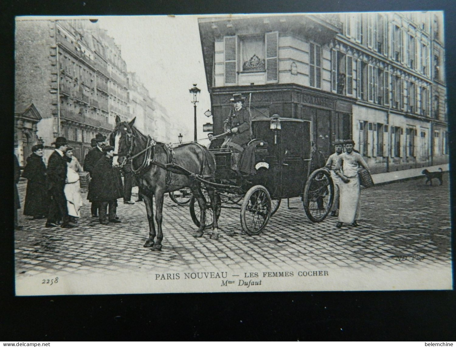 PARIS NOUVEAU           LES FEMMES COCHER            Mme CHARNIER          PREMIERS CLIENTS - Transporte Público