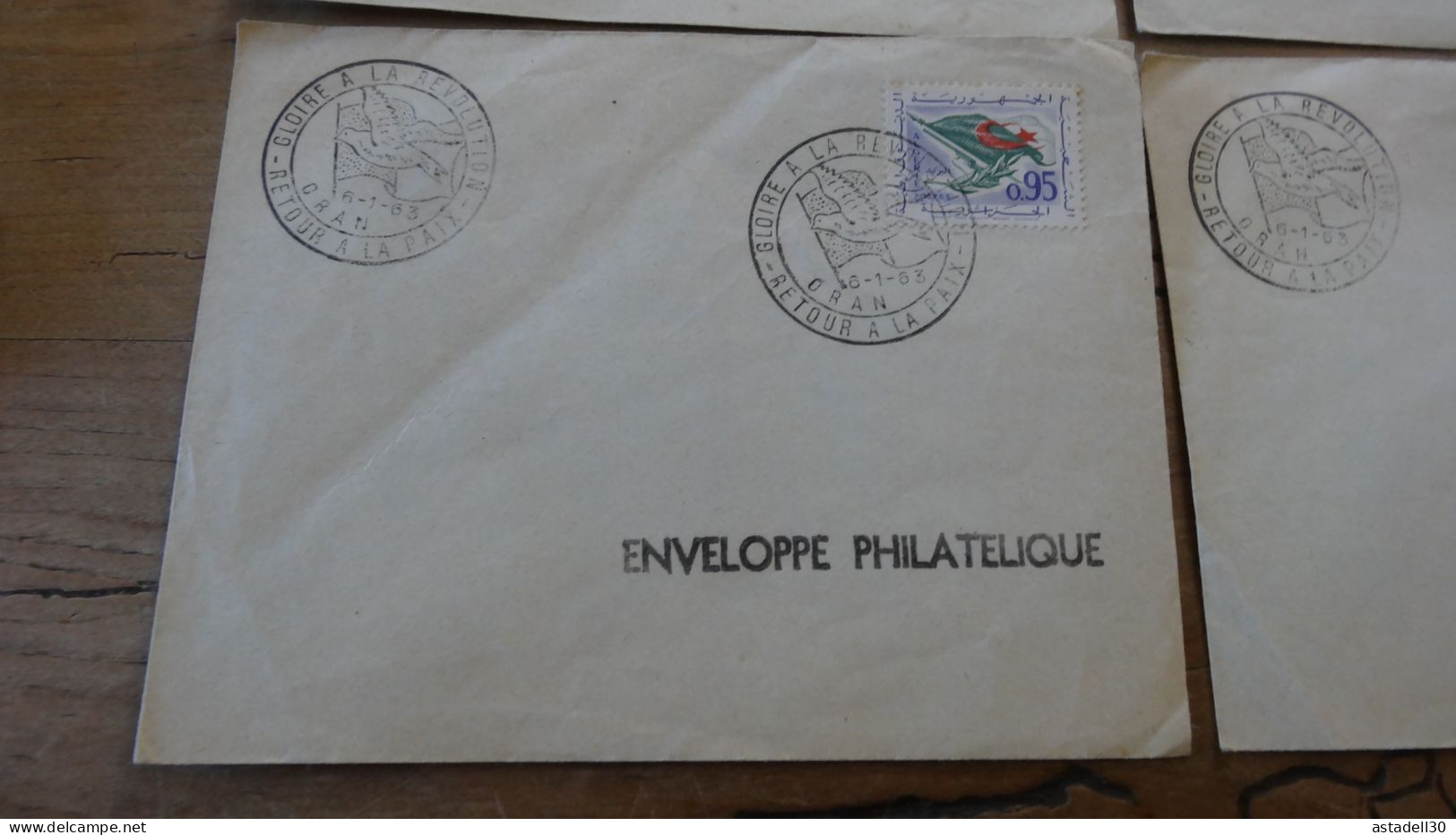 4 Enveloppe, Cachet GLOIRE A LA REVOLUTION, Algerie 1963  ............BOITE1.......... 435 - Brieven En Documenten