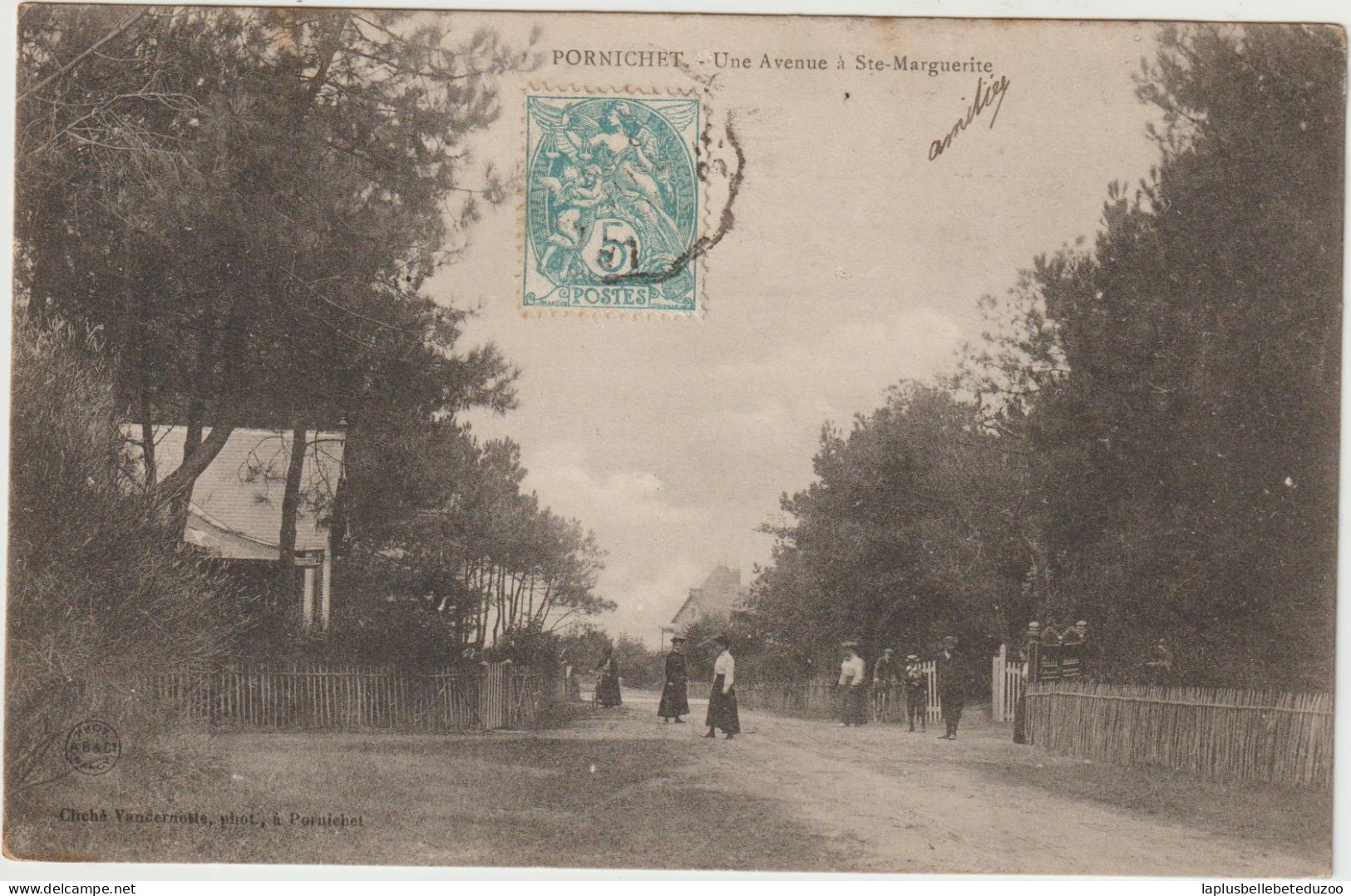 CPA - 44 - PORNICHET - Une Avenue à SAINTE MARGUERITE - Animation - Vers 1905 - Pas Courant - Pornichet