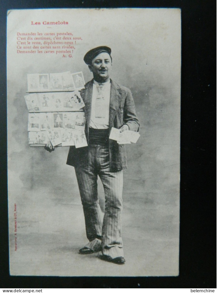 LES CAMELOTS                     MARCHAND DE CARTES POSTALES           (rare) - Street Merchants