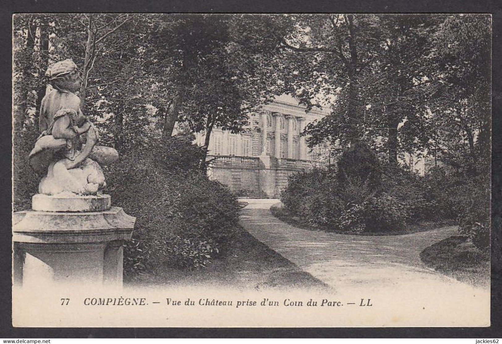 116767/ COMPIÈGNE, Vue Du Château Prise D'un Coin Du Parc - Compiegne