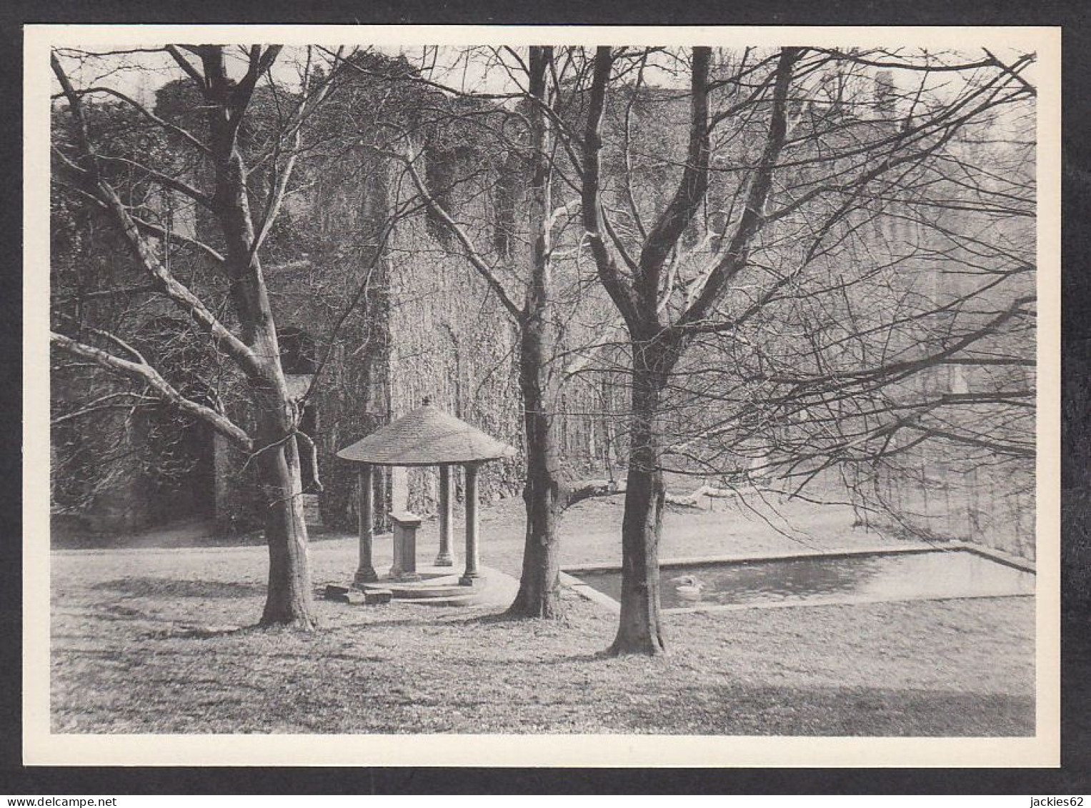 076889/ MARIEMONT, Musée, La Fontaine Et Les Ruines De L'ancien Château - Morlanwelz