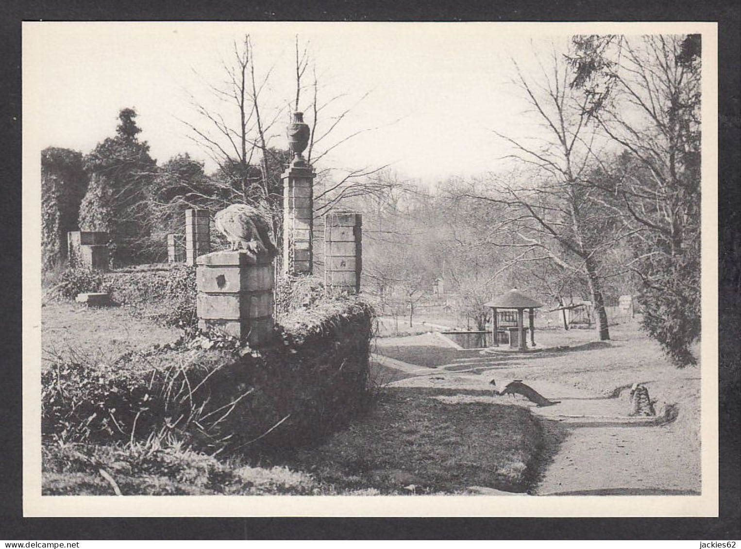 076890/ MARIEMONT, Musée, Rampe D'accès à La Cour D'honneur De L'ancien Château - Morlanwelz