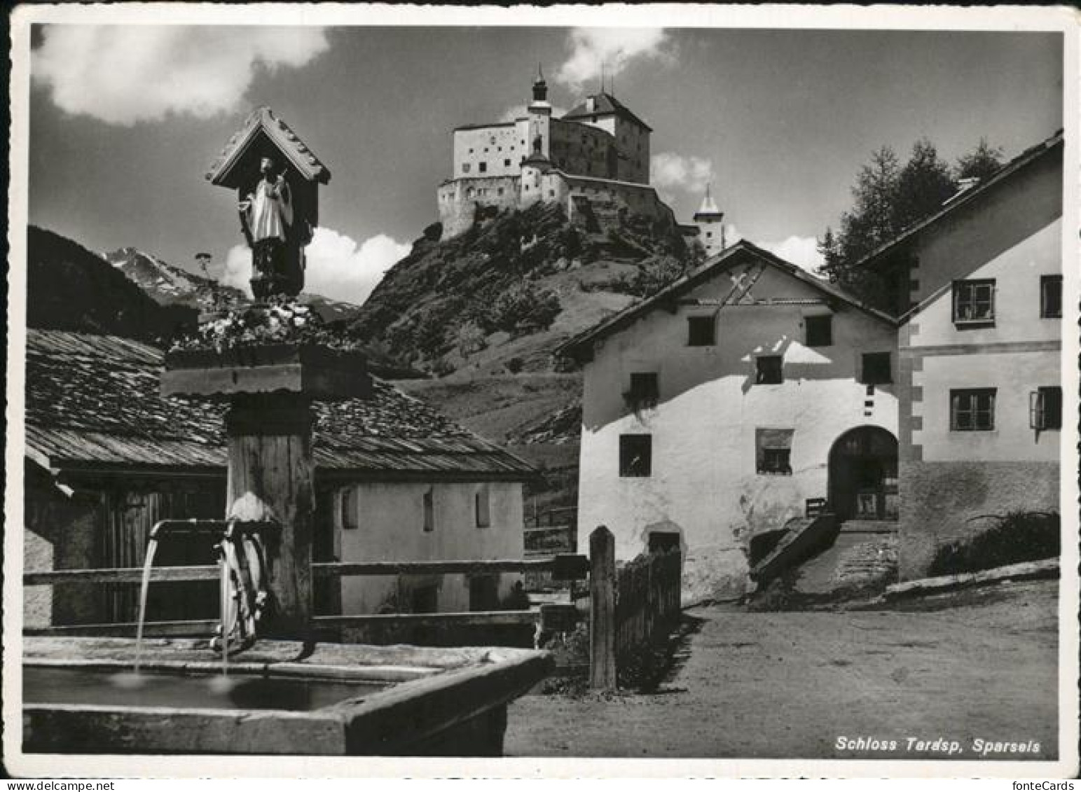 11378403 Tarasp Schloss Wegekreuz Brunnen Tarasp - Sonstige & Ohne Zuordnung