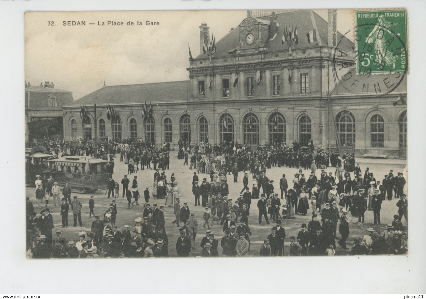 SEDAN - La Place De La Gare - Sedan