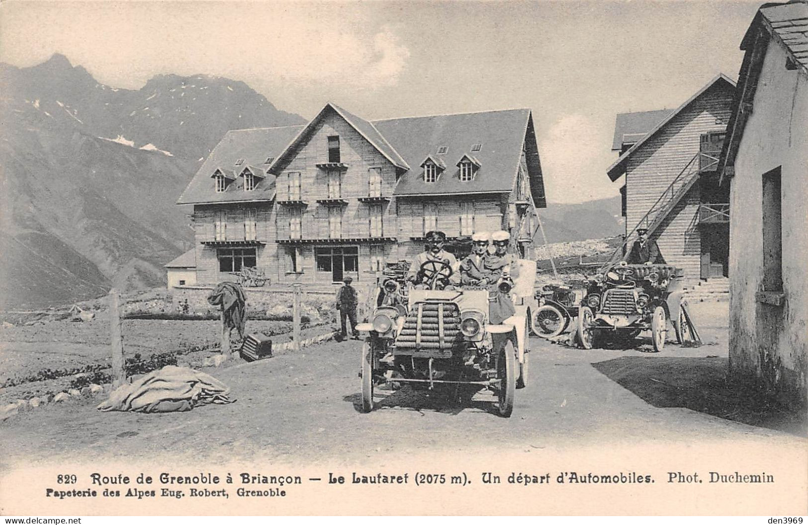 Le LAUTARET (Hautes-Alpes) - Un Départ D'Automobiles - Route De Grenoble à Briançon - Sonstige & Ohne Zuordnung