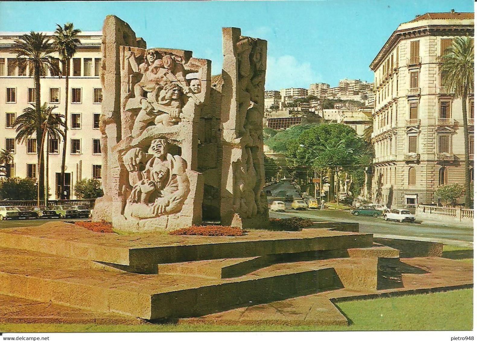 Napoli (Campania) Piazza Della Repubblica, Monumento Allo Scugnizzo, Repubblica Square, Place De La Republique - Napoli (Napels)