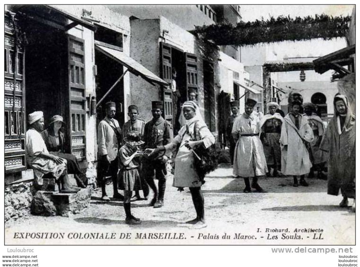 13 MARSEILLE EXPOSITION COLONIALE PALAIS DU MAROC LES SOUKS  LL N°136 - Exposiciones Coloniales 1906 - 1922