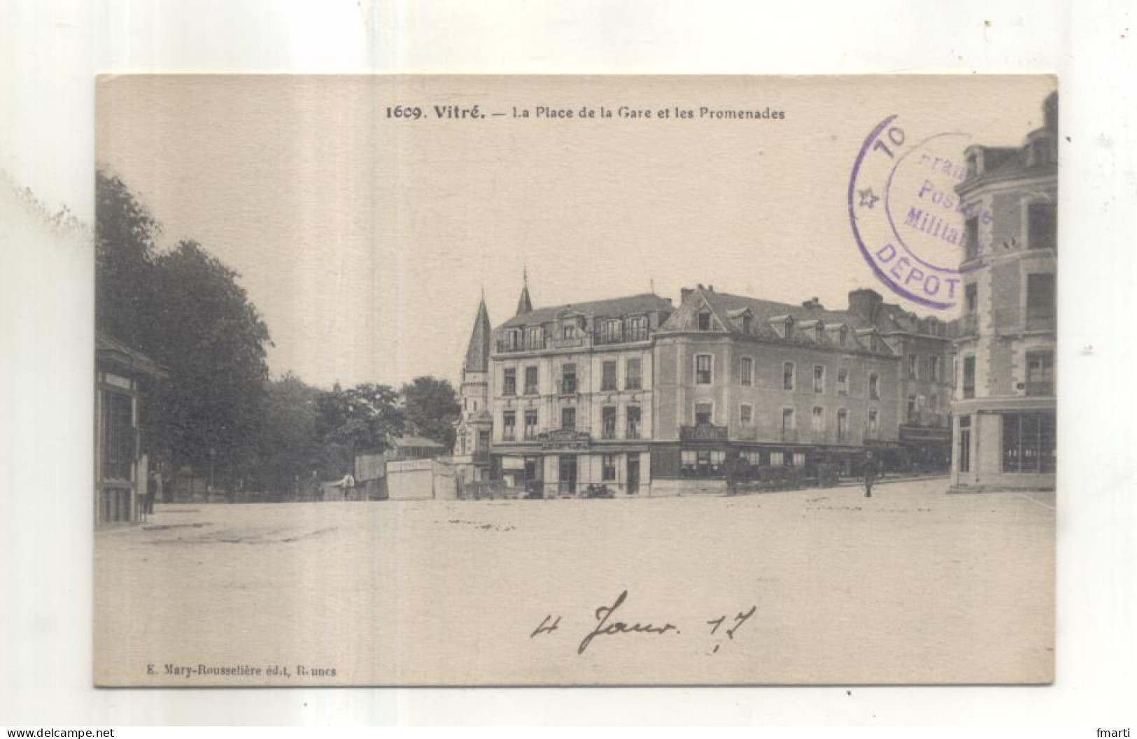 1609. Vitre, La Place De La Gare Et Les Promenades - Vitre