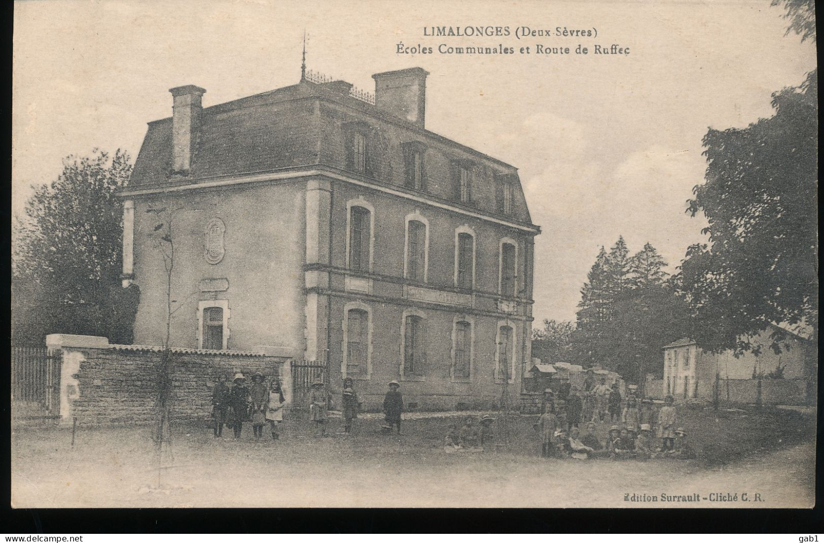 79 --- Limalonges --- Ecoles Communales Et Route De Ruffec - Autres & Non Classés