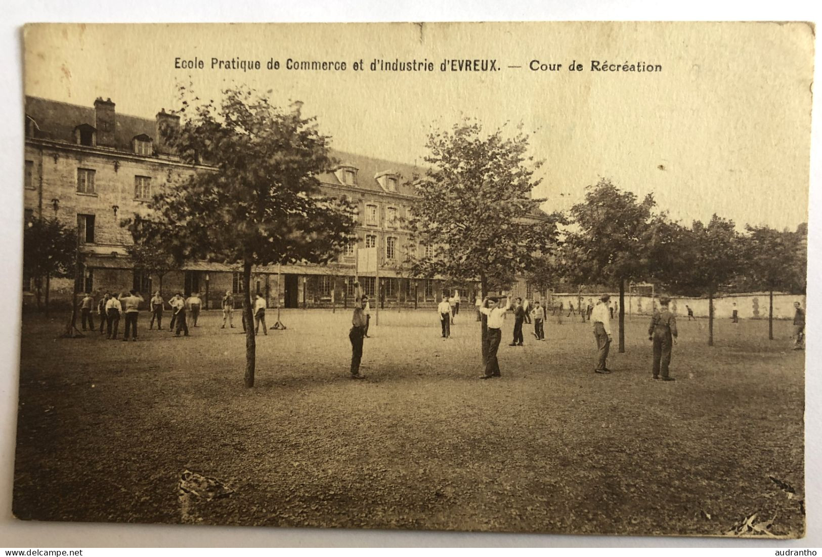 CPA 27 EVREUX école Pratique De Commerce Et D'industrie - Enfants Dans La Cour De Récréation - Evreux