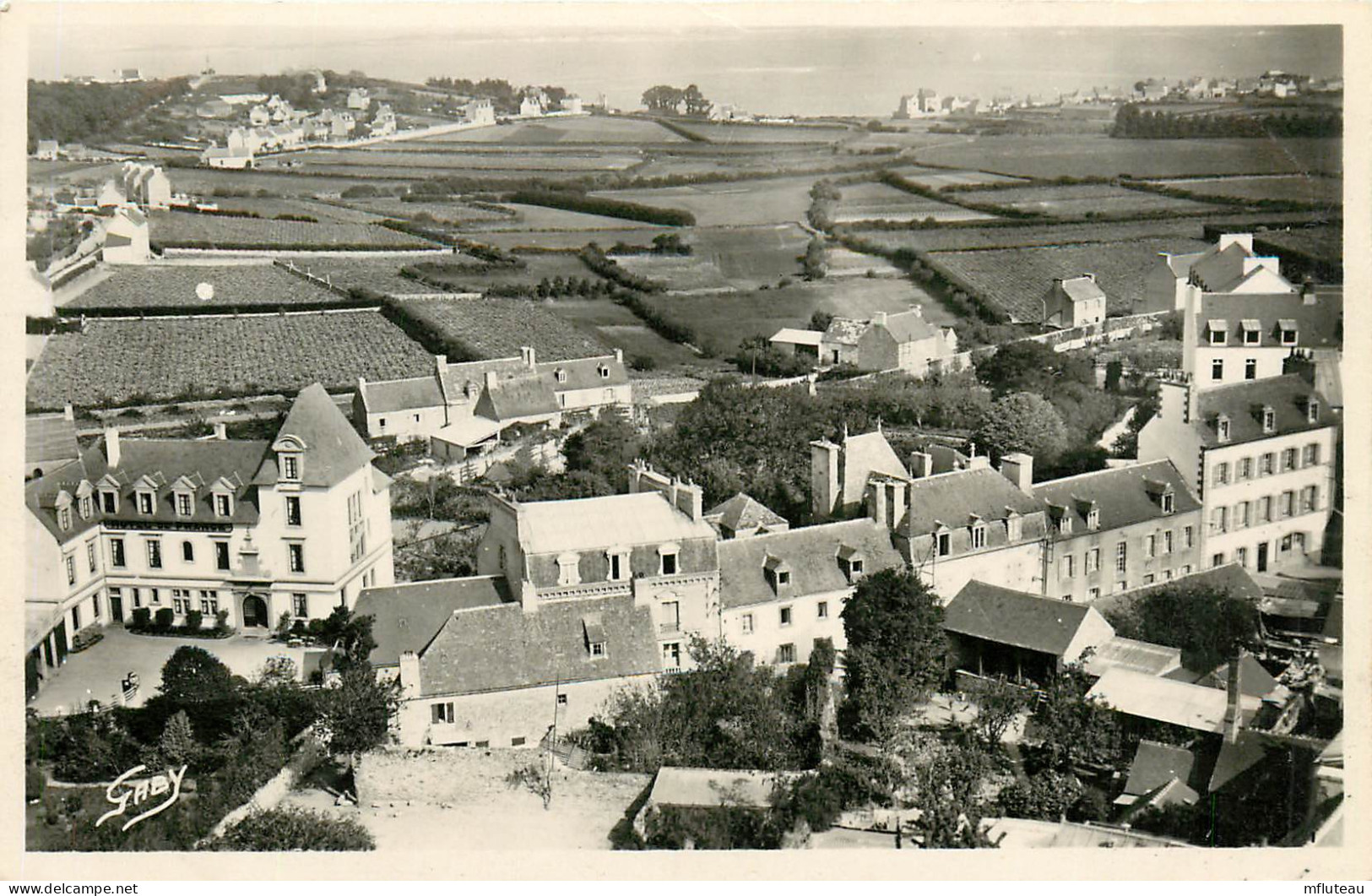 29* ST POL DE LEON    Vue Generale   (CPSM 9x14cm)   RL23,0281 - Saint-Pol-de-Léon