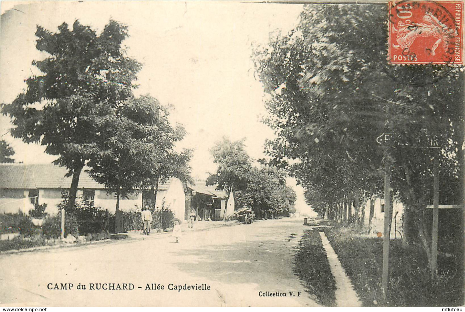 37* LE RUCHARD  Camp     Allee Capdevielle    RL23,1565 - Casernes