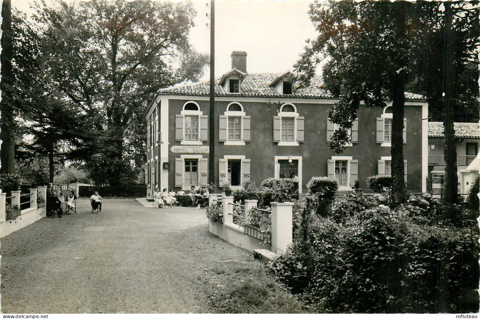 40* EUGENIE LES BAINS  Hotel Des « charmilles »  (CPSM 9x14cm)     RL23,1925 - Autres & Non Classés