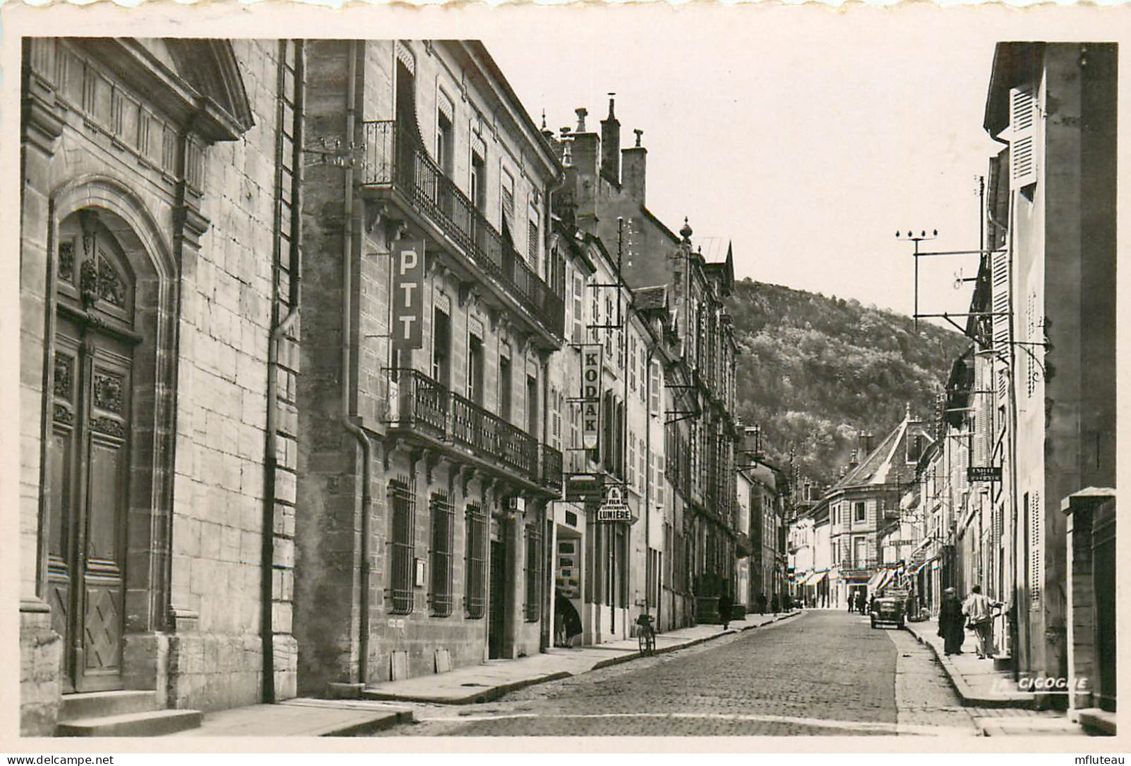 39* POLIGNY  La Grande Rue   (CPSM 9x14cm)      RL23,1806 - Poligny