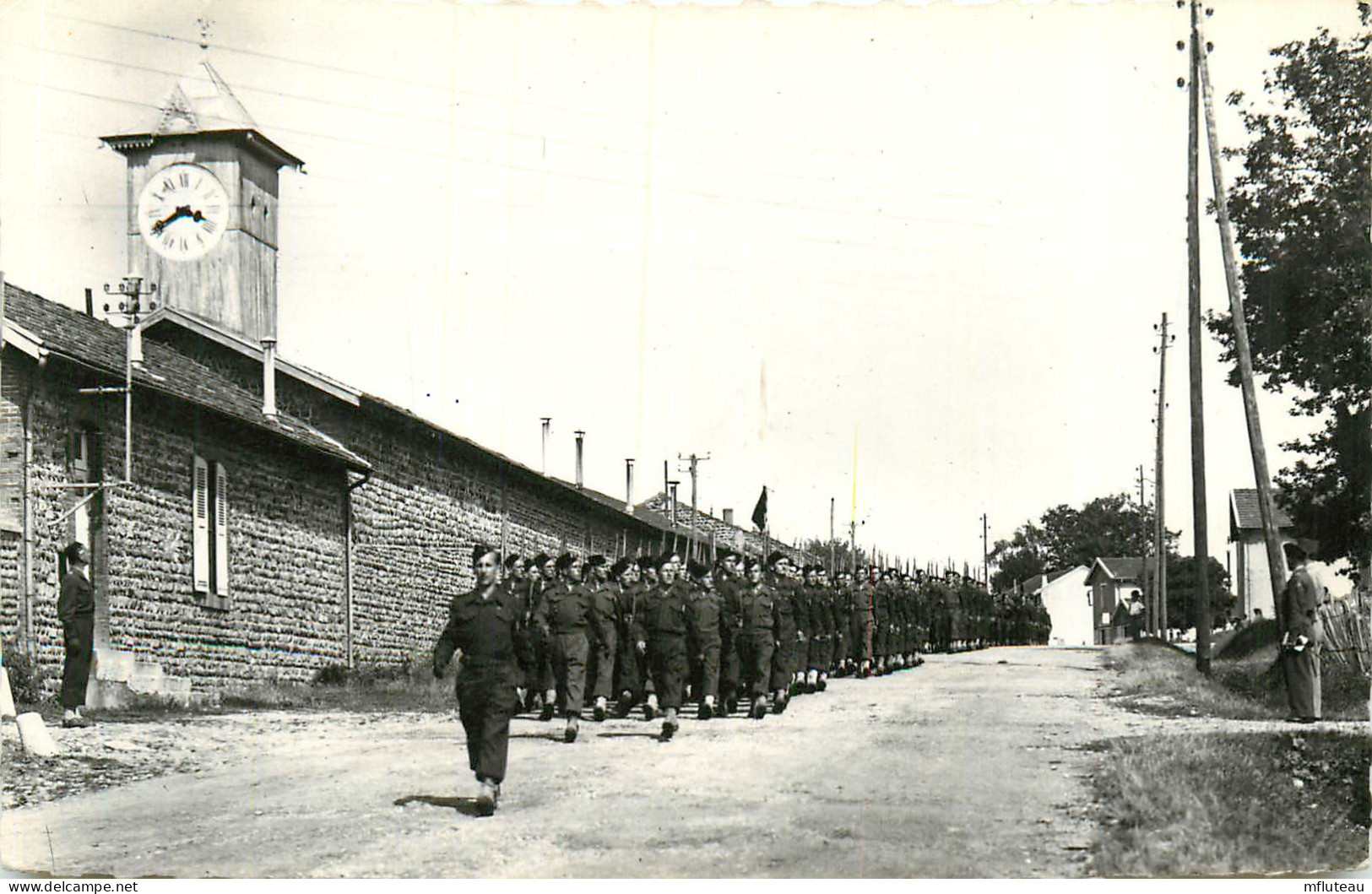 38* CHAMBARAN   Camp -  Arrivee Au Camp  (CPSM 9x14cm)  RL23,1743 - Barracks