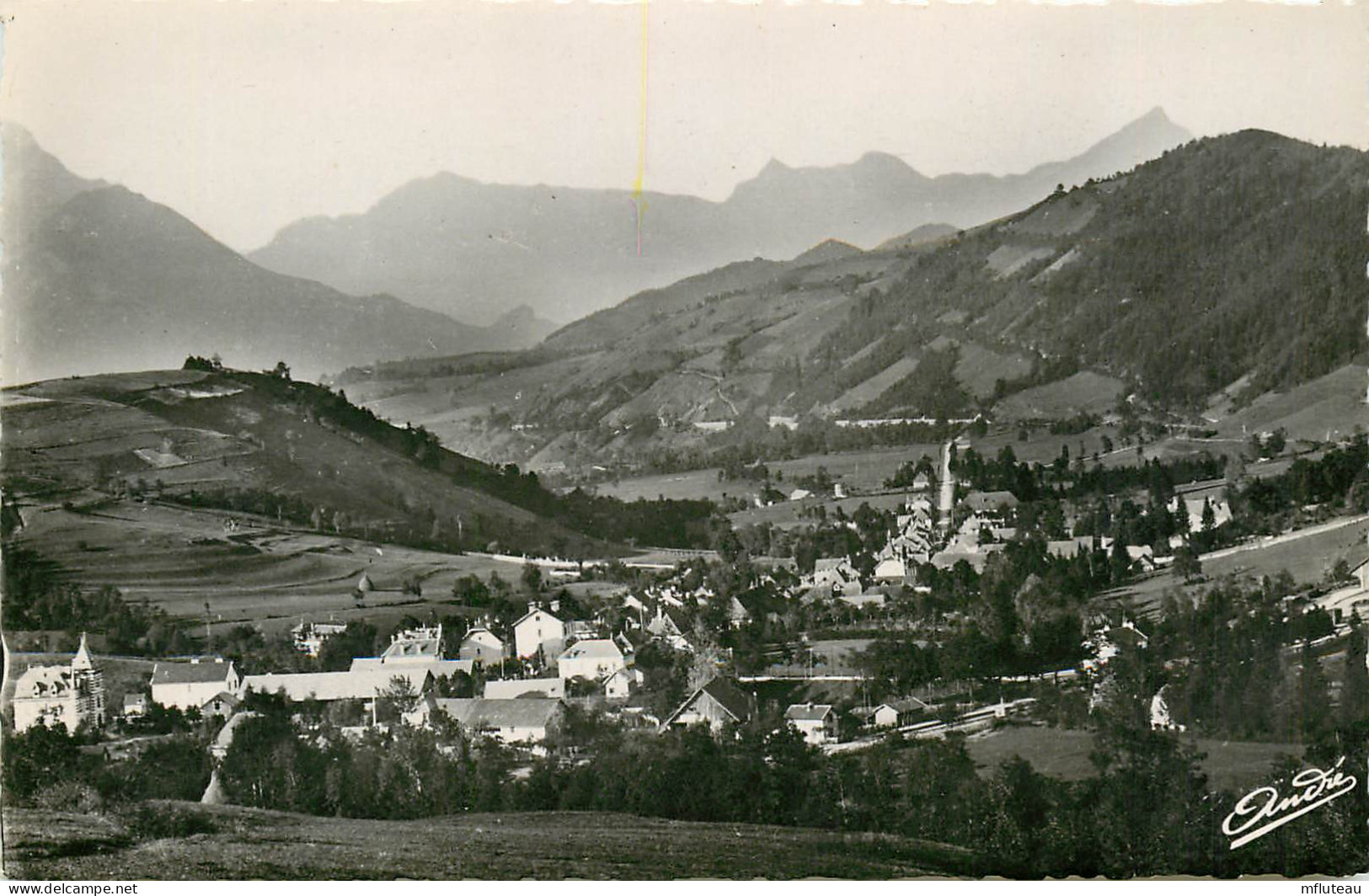 38* MONESTIER DE CLERMONT  Vue Generale  (CPSM 9x14cm)      RL23,1736 - Other & Unclassified