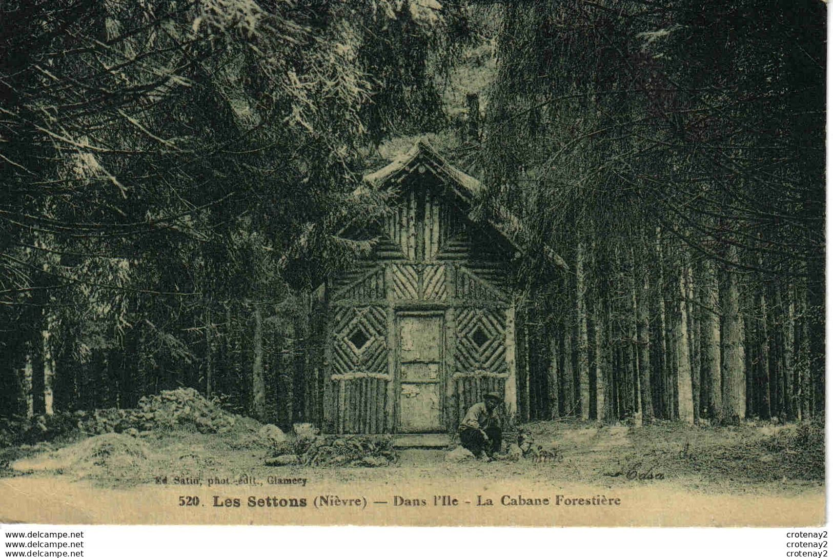 58 LAC DES SETTONS Vers Montsauche N°520 Dans L'Ile La Cabane Forestière Homme Assis édit Satin Clamecy - Montsauche Les Settons