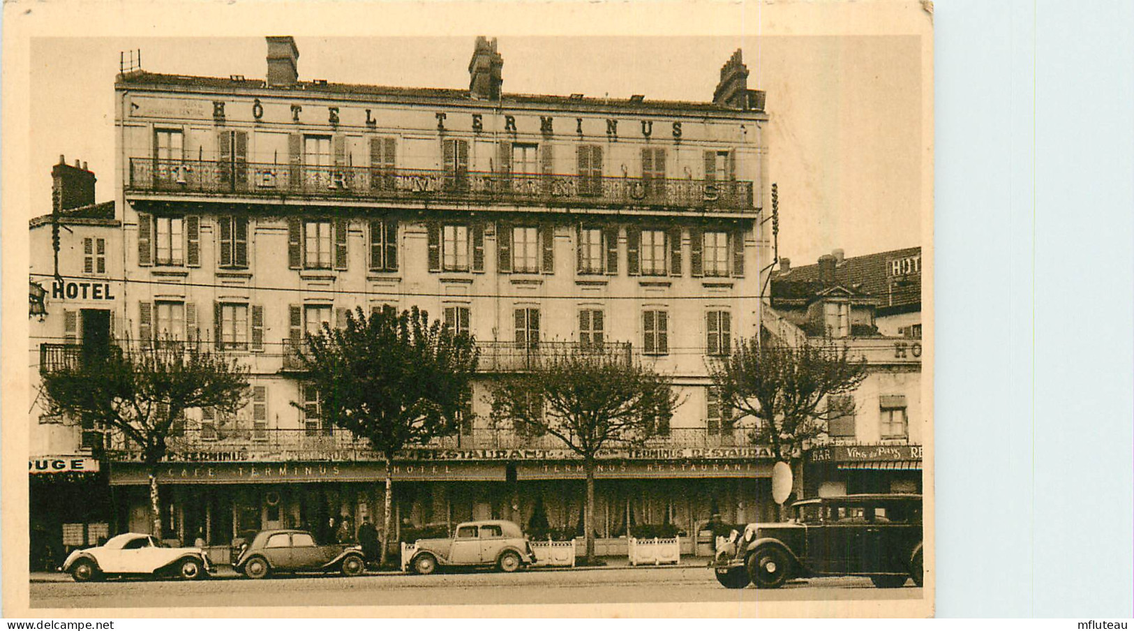 63* CLERMONT FERRAND   Terminus Et Touring Club Hotel         RL35.0450 - Clermont Ferrand