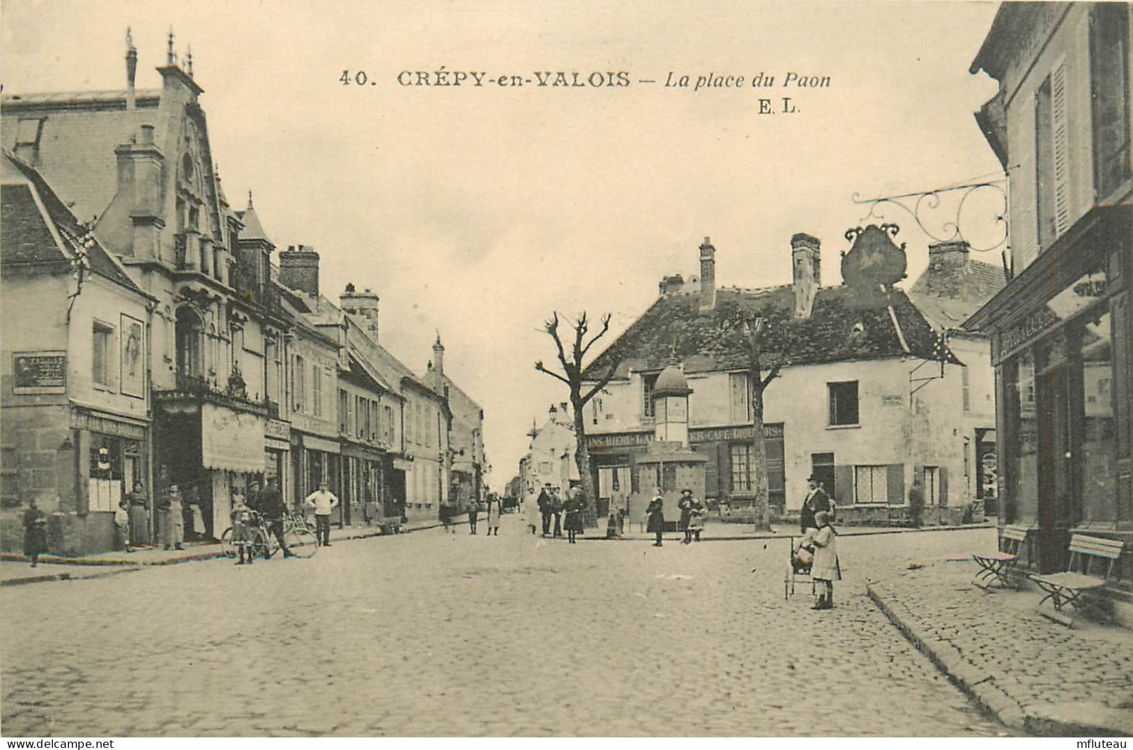 60* CREPY EN VALOIS   La Place Du Paon      RL35.0168 - Crepy En Valois