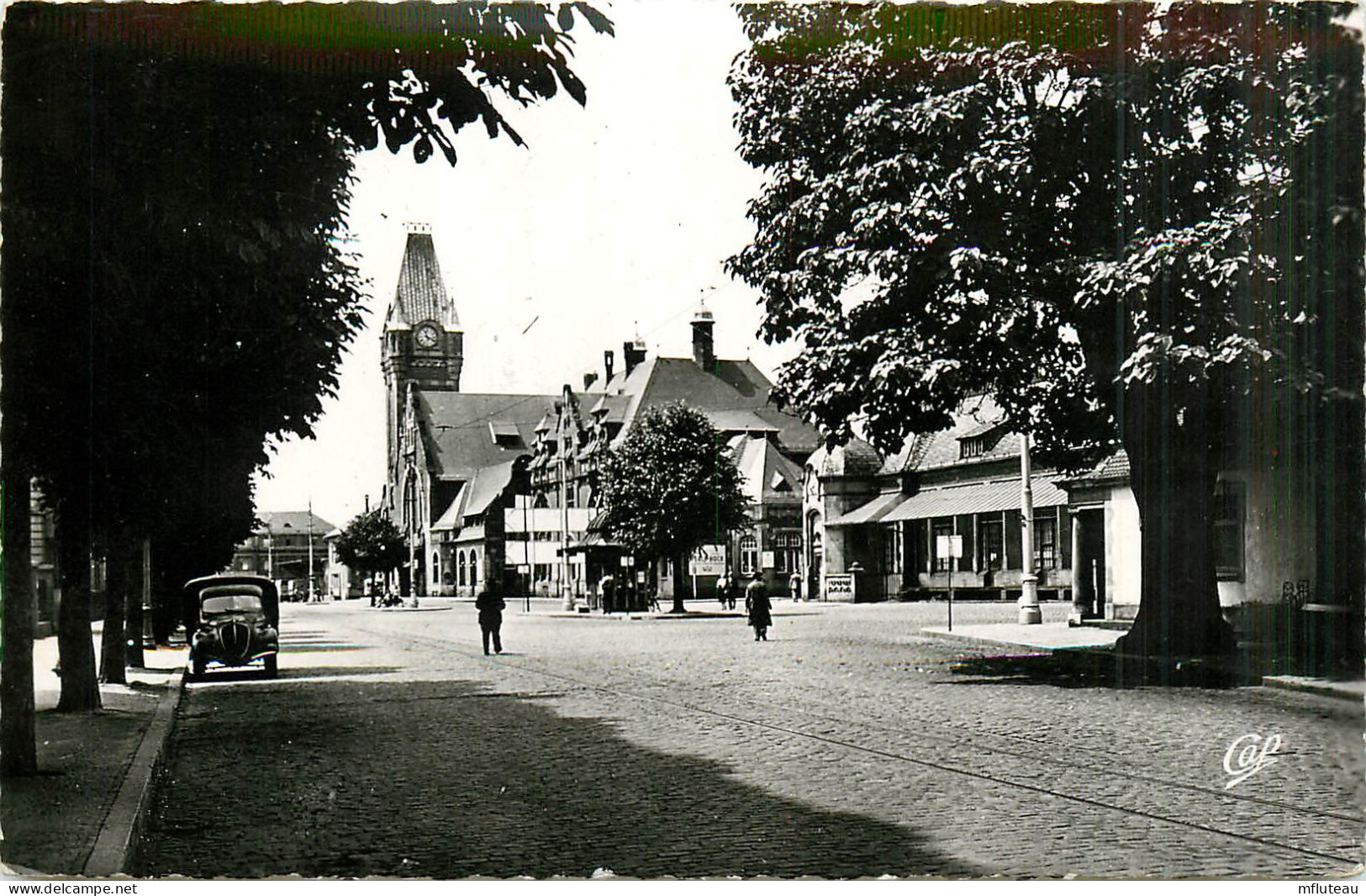 68* COLMAR  Place De La Gare  (CPSM 9x14cm)        RL35.0816 - Colmar