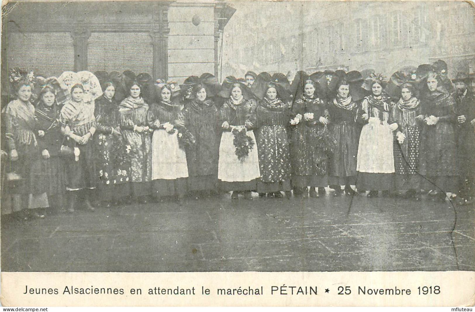 67* ALSACE  Jeunes Alsaciennes Attendant Le Mal Petain (25-11-1918)    RL35.0801 - Autres & Non Classés