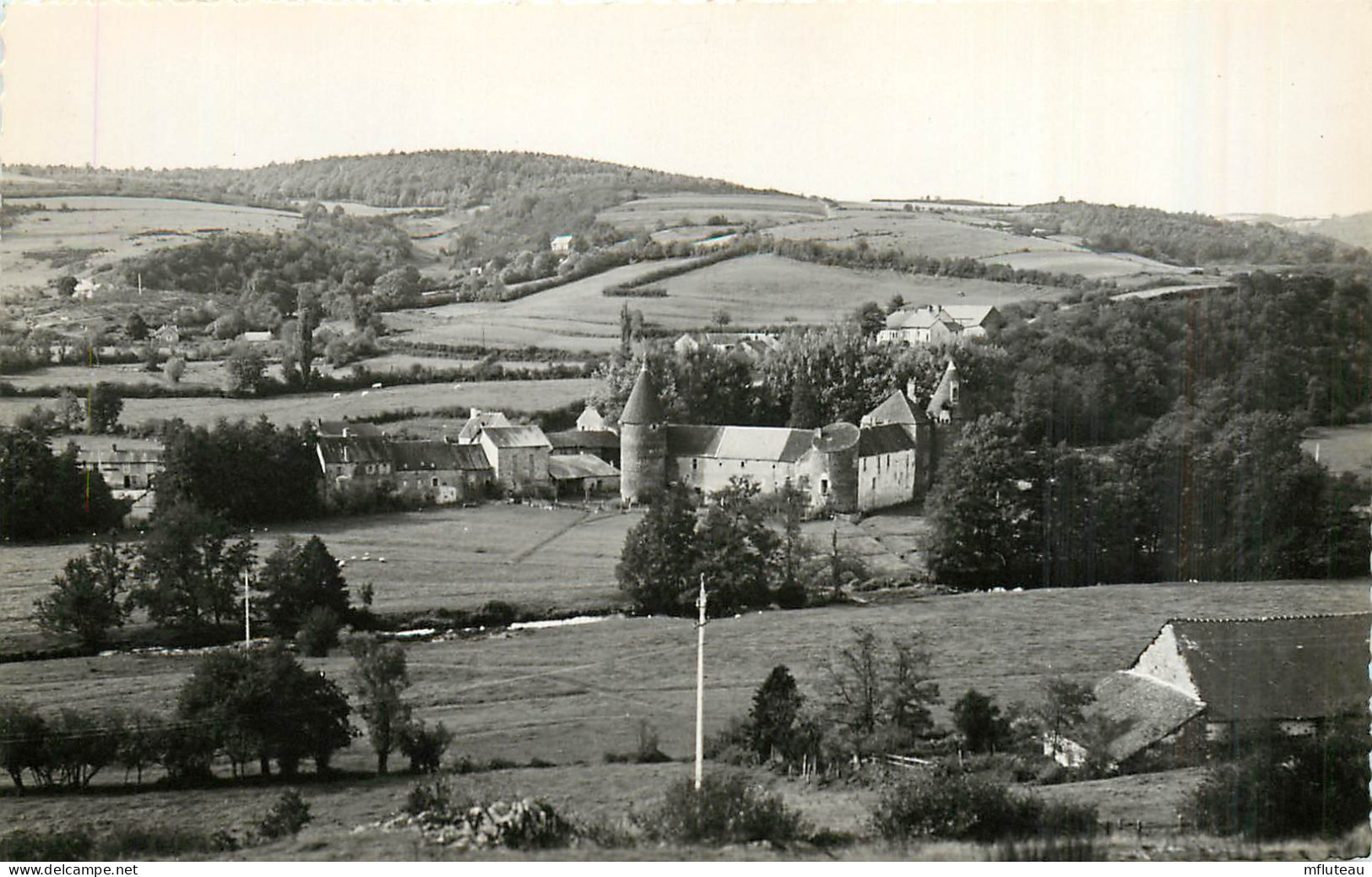 71* CHISSAY EN MORVAN Vue Generale  Vieux Chateau (CPSM 9x14cm)         RL35.1104 - Otros & Sin Clasificación