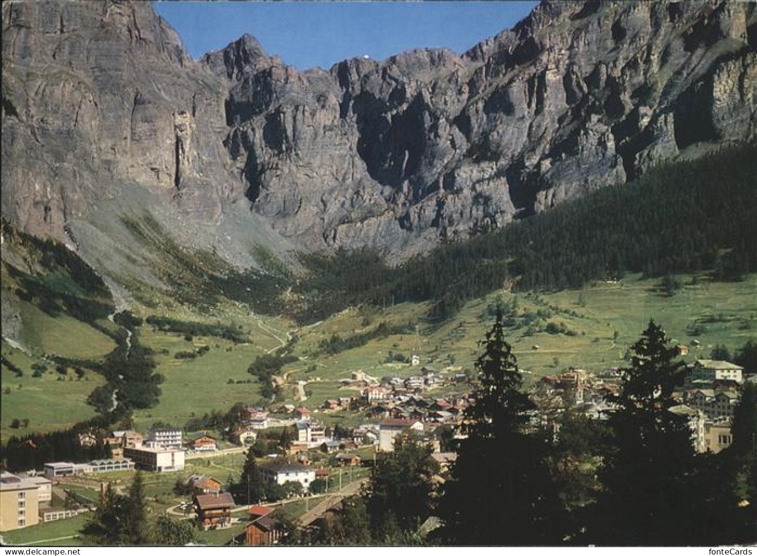 11337526 Leukerbad Panorama Mit Gemmiwand Und Gemmipass Loeche-les-Bains - Autres & Non Classés