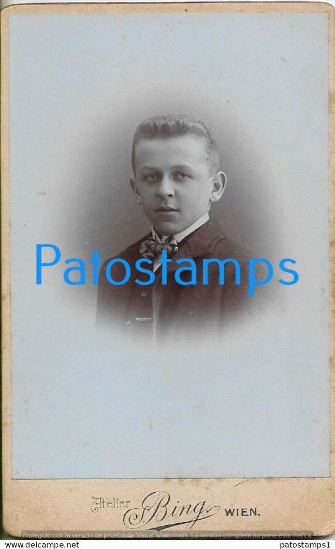 228799 AUSTRIA WIEN COSTUMES BOY PHOTOGRAPHER BING 6.5 X 10.5 CM CARD VISIT PHOTO NO POSTAL POSTCARD - Photographie