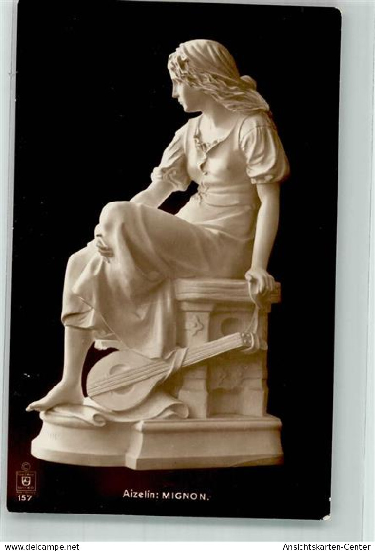 39827608 - Statue Von Aizelin Mandoline - Famous Ladies