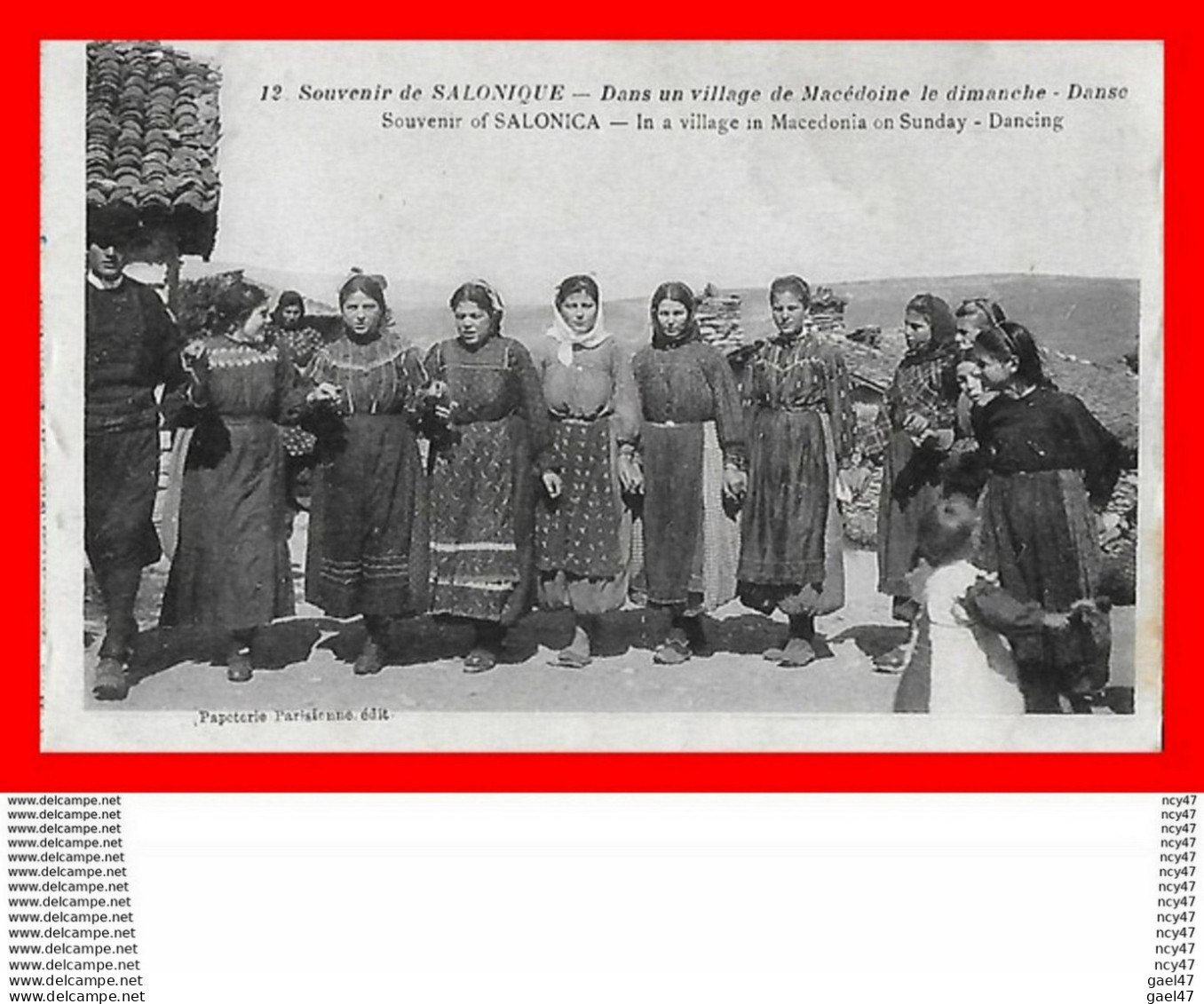 CPA SALONIQUE (Grèce)  Groupe De Femmes  Dans Un Village Macédonien Le Dimanche, Animé....CO1700 - Greece