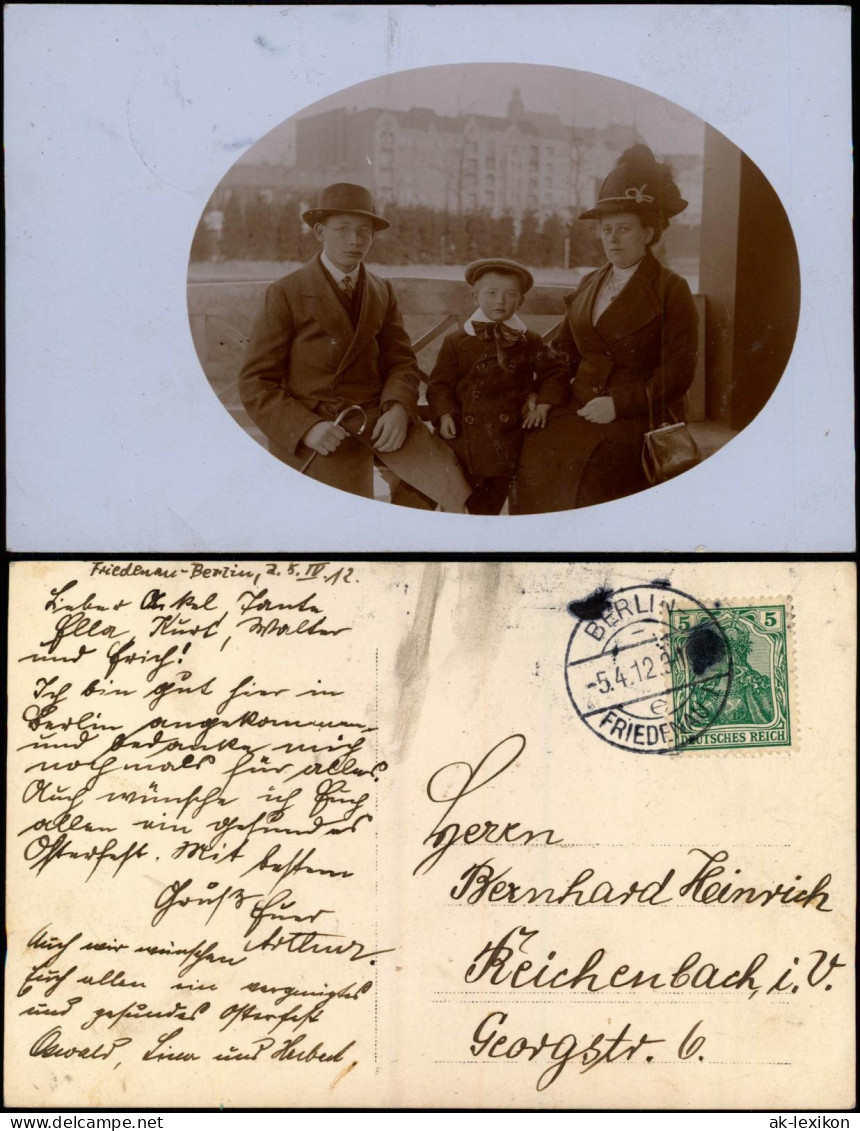 Ansichtskarte Friedenau-Berlin Familie  Häuserzeile - Fotokarte 1912  Stempel - Autres & Non Classés