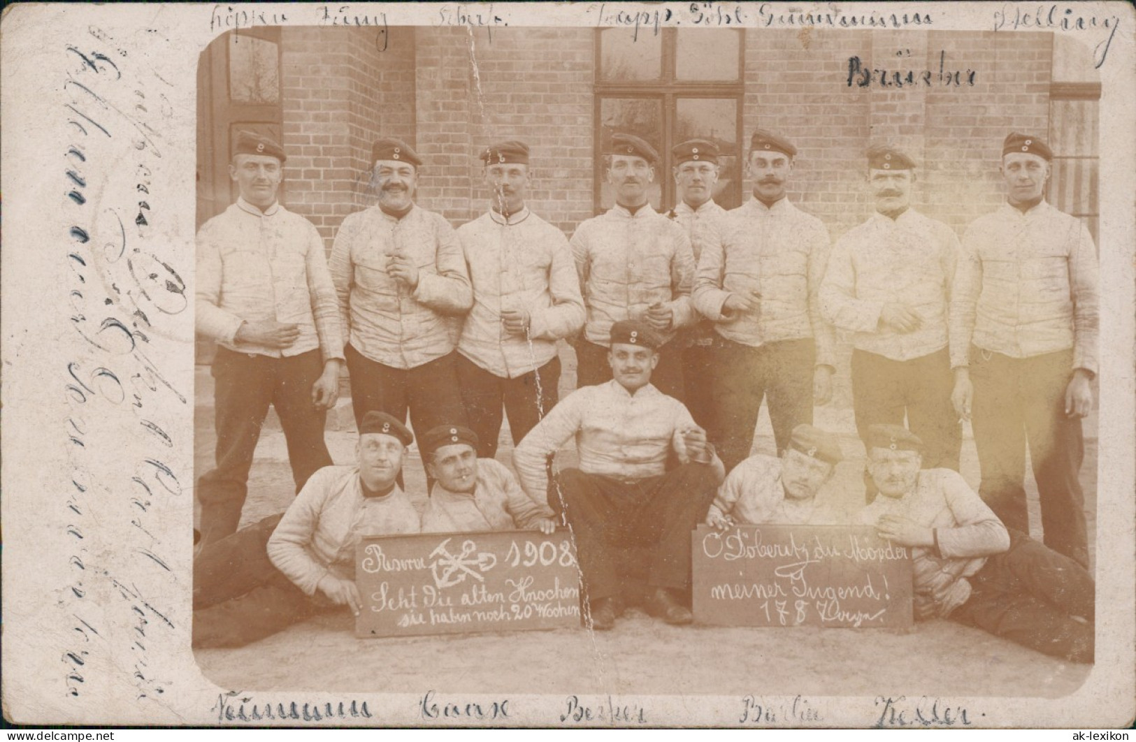 Ansichtskarte Berlin Soldaten Vor Backsteinhaus 1908 Privatfoto - Otros & Sin Clasificación