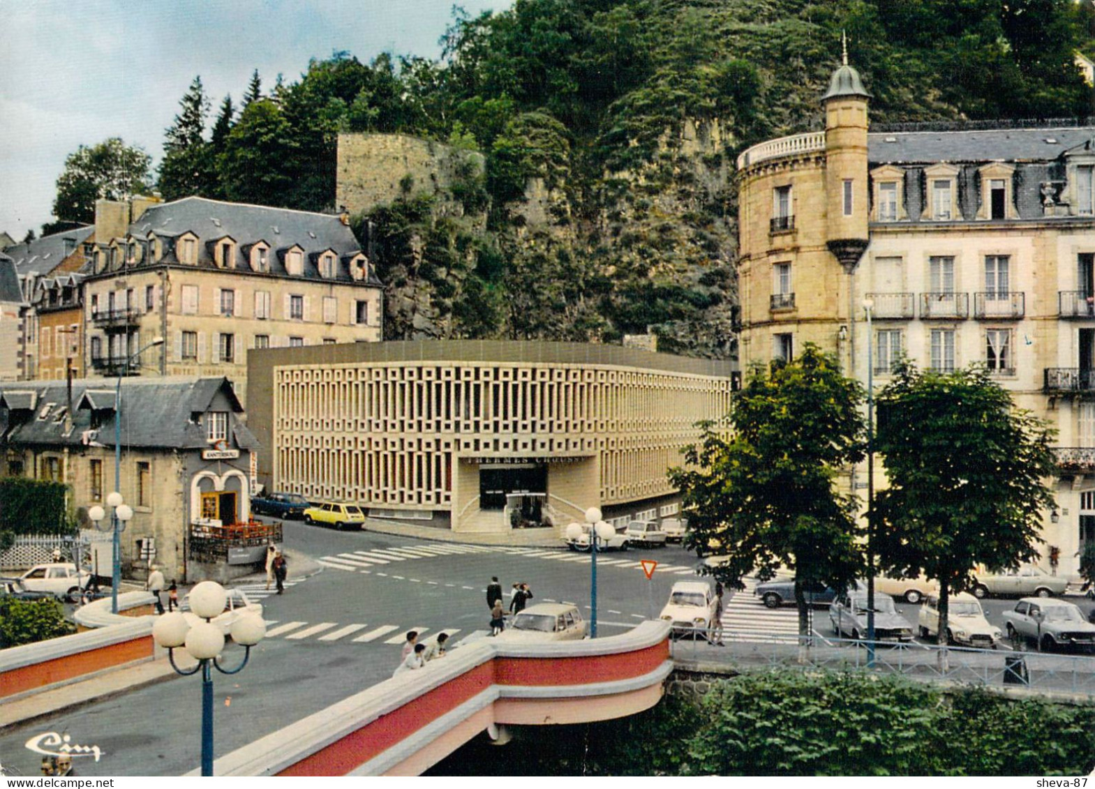 63 - La Bourboule - Les Thermes Choussy - Le Grand Hôtel De L'Etablissement - L'Hôtel Cosmopolitain - La Bourboule