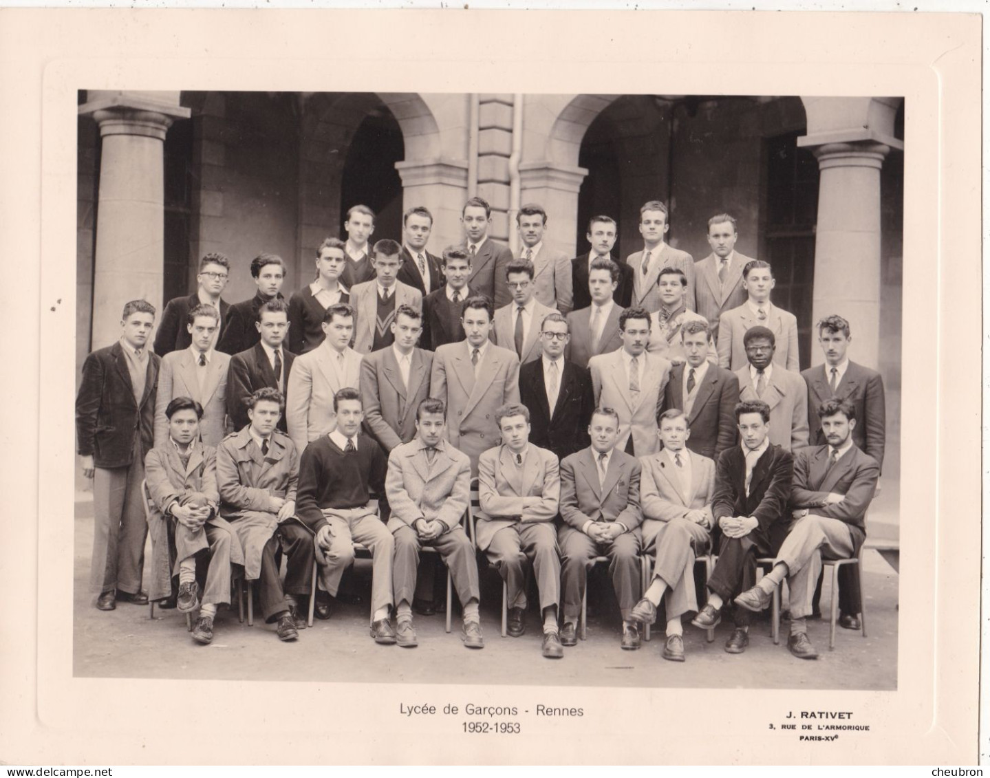 PHOTO. RENNES (35). LYCEE DE GARCONS. PHOTO DE CLASSE PHILOSOPHIE ANNEE 1952- 53. TENUE. MODE. FORMAT 26 X 20 Cm. - Anonyme Personen