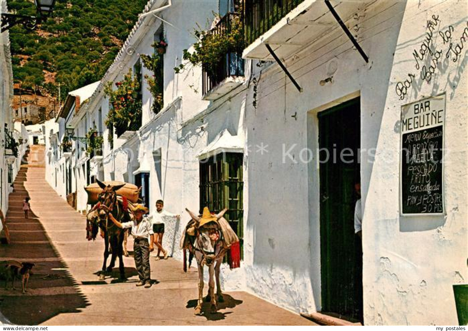 72927677 Mijas Calle Tipica Al Fondo La Sierra Mijas - Autres & Non Classés