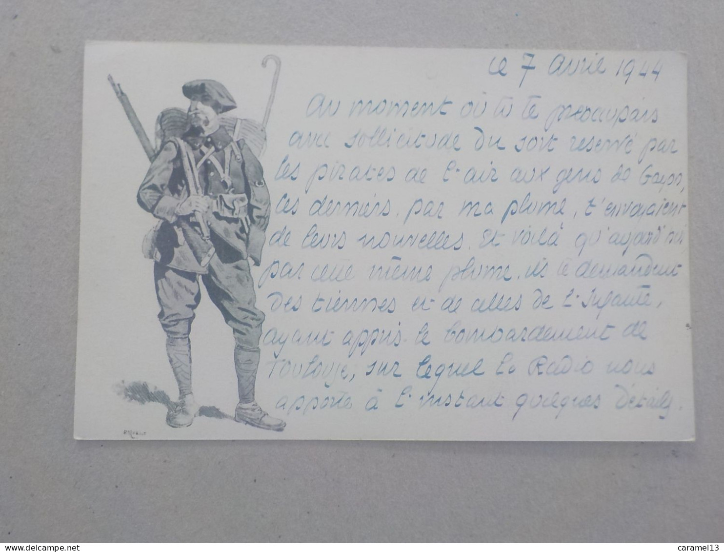 CPSM -  AU PLUS RAPIDE - MILITARIA - CHASSEUR ALPIN EN TENUE  -   VOYAGEE 1944 NON TIMBREE  - FORMAT CPA - Uniformes